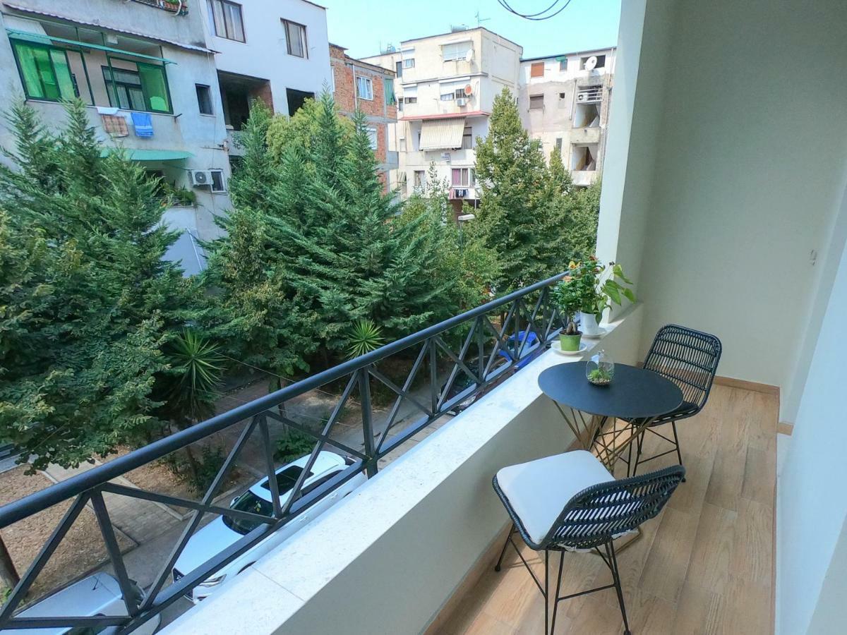 Roza'S Studio Tirana Center Экстерьер фото